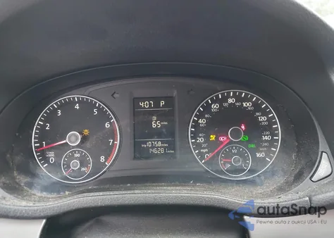 2013 Volkswagen Passat 2.5L S z USA, uszkodzony, nr VIN 1VWAH7A34DC105687